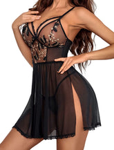 Camisón de encaje con bordado floral y malla de Avidlove Lingerie con abertura lateral para dormir